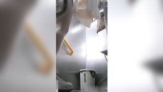 师范大学靓丽大学生厕所偷拍